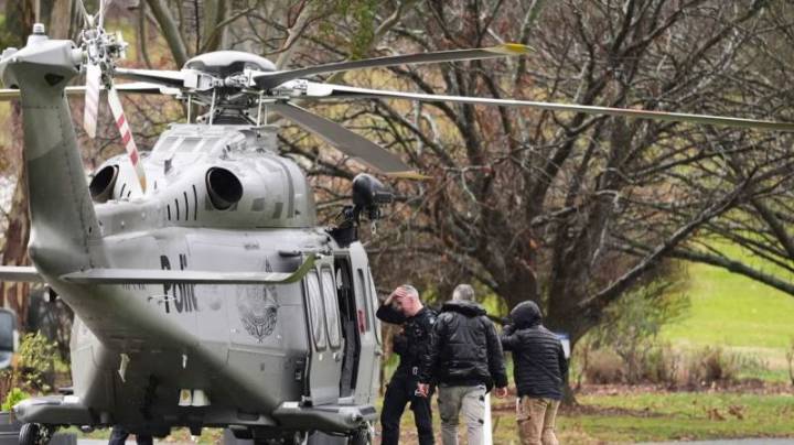 Un inusual tiroteo policial revela cómo un sistema de creencias de EE.UU. se está volviendo más violento en Australia