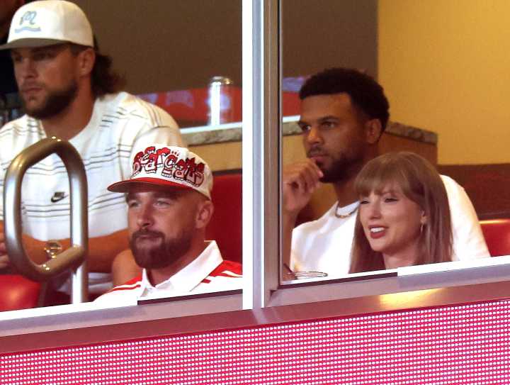 Taylor Swift Wedding Location: New Zealand Makes a Plea!