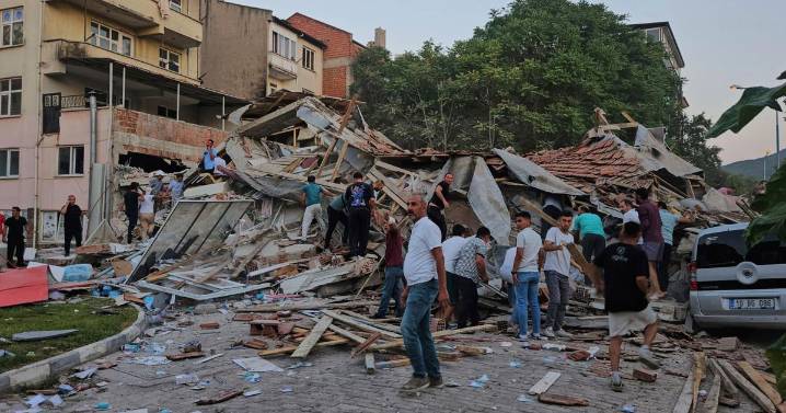 6.1 earthquake hits Turkey's Balikesir province, killing 1 and collapsing buildings