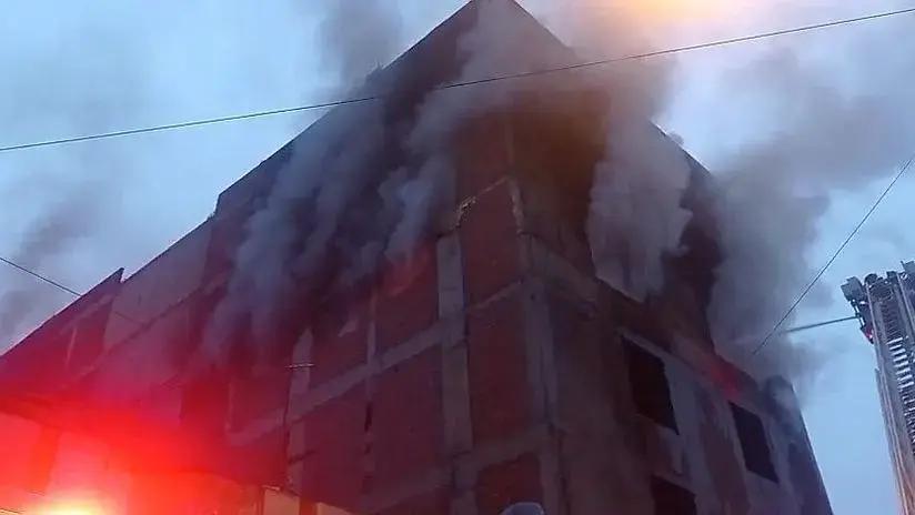 Alarma en Barrios Altos: incendio consume almacén en el jirón Miró Quesada [VIDEO]