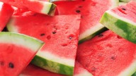 Un frutero desvela el truco para elegir la sandía más sabrosa: "Hay dos tipos, las hembras y los machos"