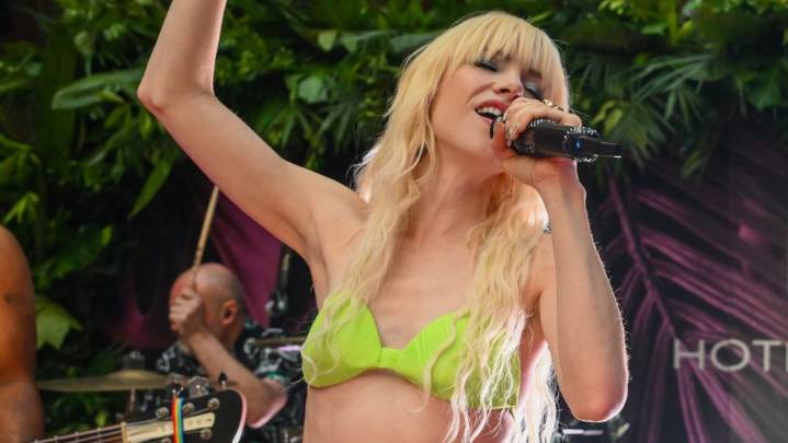 Carly Rae Jepsen Revisits 'Emotion' at Troubadour Show: Concert Review