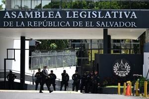 El Salvador to jail gang suspects without trial until 2027