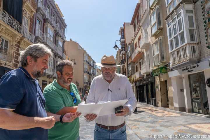 Cartagena | Los toldos de la calle del Carmen empiezan a ser (por fin) una realidad