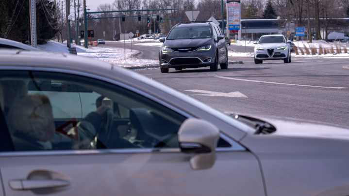 Teen mom, baby escape Lyft car, company calls case 'deeply disturbing'