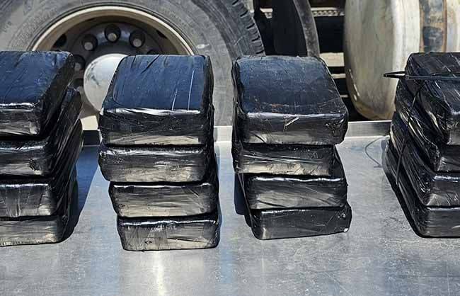 Incautan 16.6 kilos de cocaína en el Puente 2