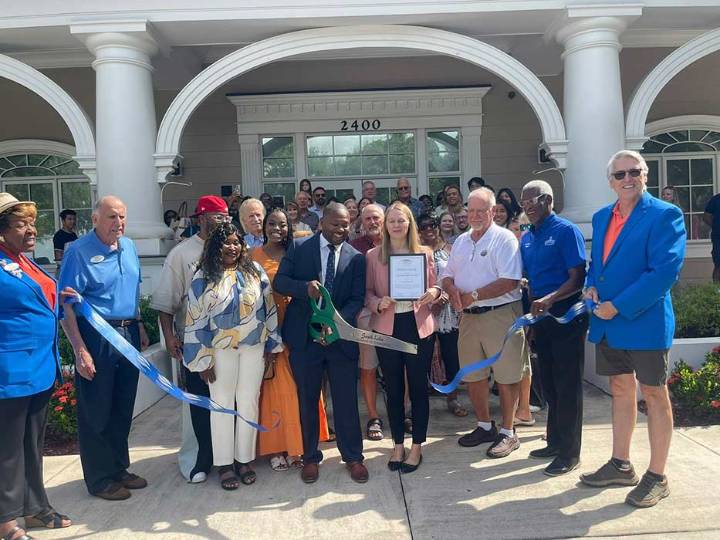 Clermont Eye Institute Celebrates Grand Opening with Ribbon Cutting