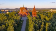 La iglesia sobre ruedas: Suecia traslada en tráiler el templo de madera de Kiruna, de 672 toneladas