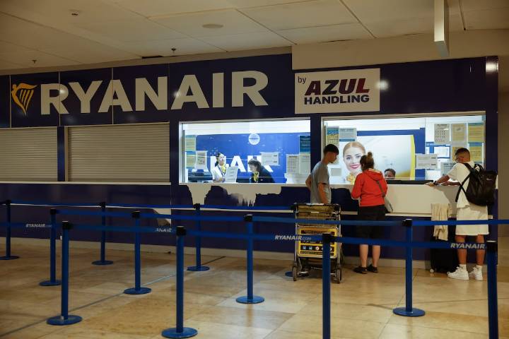 Huelga de Ryanair el puente de agosto: servicios mínimos, aeropuertos afectados e indemnizaciones