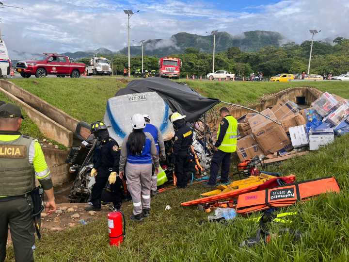 Conductor resultó lesionado luego de sufrir accidente de tránsito en la «Glorieta de la Muerte»