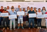 Gobierno de BCS entrega apoyos a 42 emprendedores para impulsar la economía local