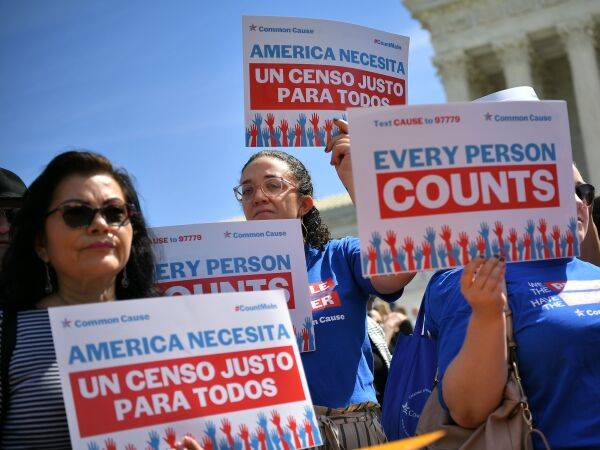 Trump calls for U.S. census to exclude for the first time people with no legal status
