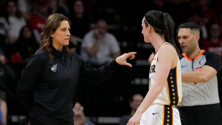 Fever HC Stephanie White “still doesn’t know” when Caitlin Clark could return