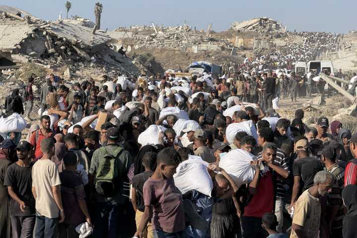 La ONU denuncia casi 5.000 heridos en Gaza mientras buscan comida y pide facilitar reparto