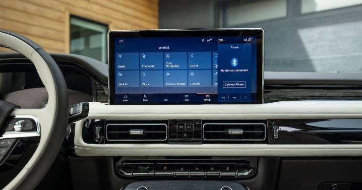 The Steering Column: How will self-driving cars change interior design?