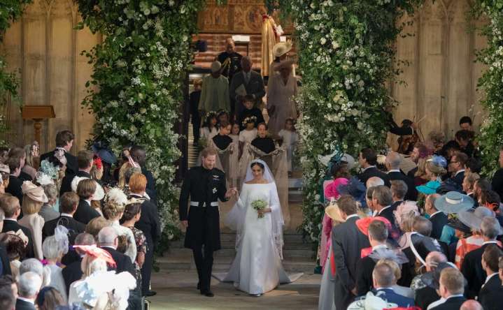 Cele|bitchy | QEII was allegedly furious about Prince Harry & Meghan’s wedding guest list
