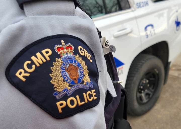 Ponoka RCMP arrest pair in stolen vehicle