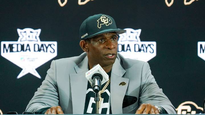 Colorado fans furious at Deion Sanders’ poor clock management in loss to Georgia Tech
