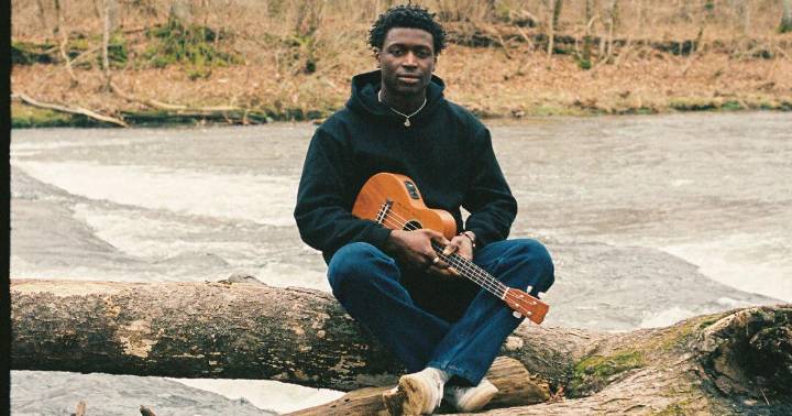 Mon Rovîa’s Afro Appalachian Folk Music Encourages Hope