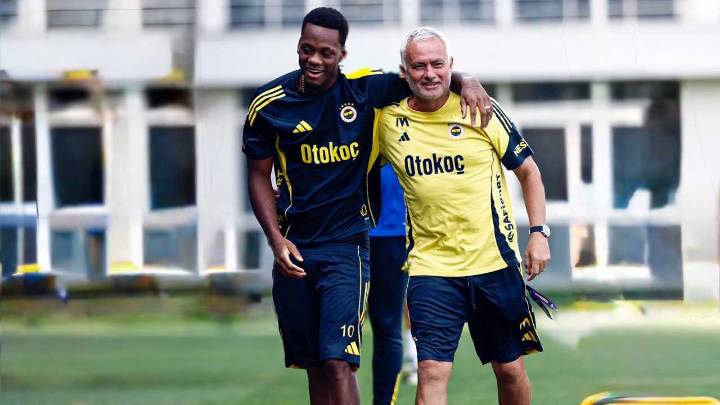 Fenerbahçe SK: así se despidió Jhon Jader Durán de José Mourinho