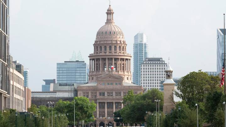 Texas House, Senate panels again advance redrawn congressional map