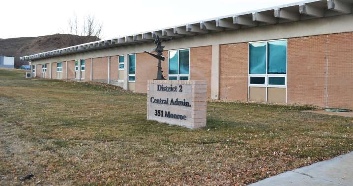 School District #2 Board to Approve Contracts