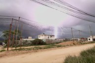 Impresionante tormenta eléctrica ilumina el cielo de Los Cabos