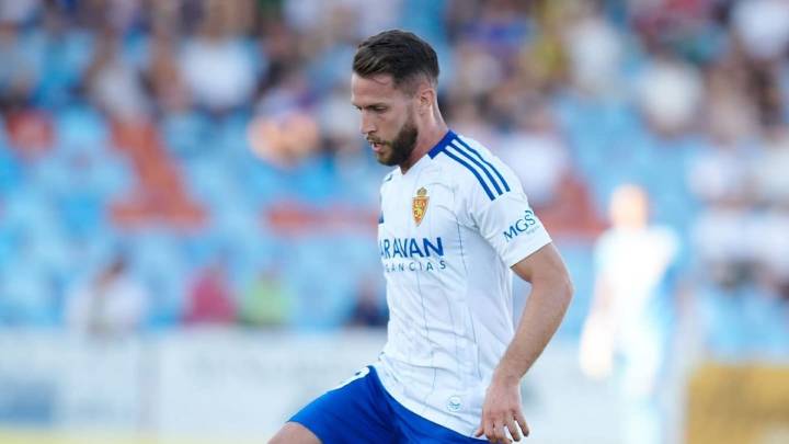 Calero se entiende con el Real Zaragoza y confirma su fichaje por tres temporadas con la Cultural