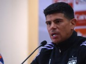 Esteban Pavez acusa "descoordinación de la gente del club" por fallido "arengazo" en el estadio Monumental