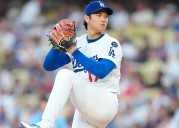 Shohei Ohtani, vital tanto lanzando como en el bate para la victoria de Dodgers 5×1 sobre Rojos