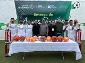 Gobierno estatal entrega apoyos deportivos para promover la reinserción social