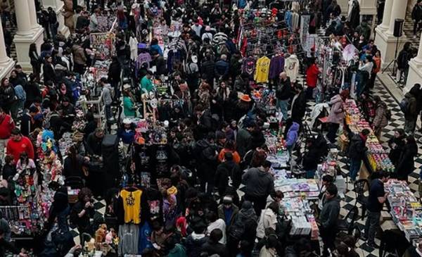 La Plata Cómic: arrancó la tercera edición en el Pasaje Dardo Rocha