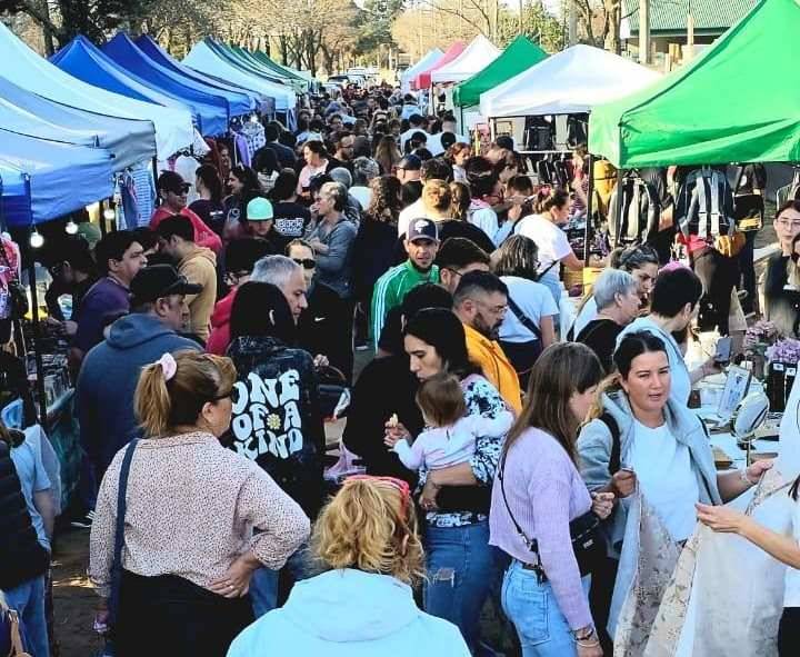 Una multitud visitó la feria del Inti Hué