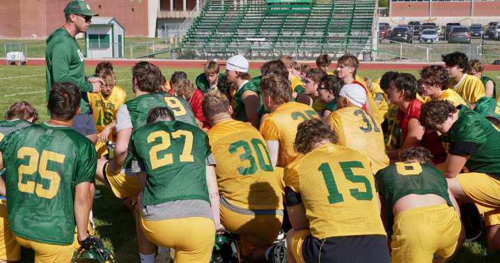 Great Falls CMR football rolls in to new season with 20 seniors on team