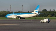 Los controladores aéreos levantaron el paro para este jueves, pero ratificaron el del sábado