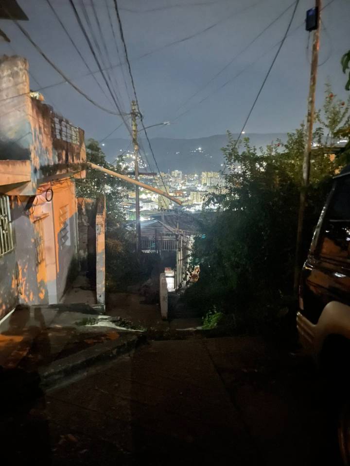 Vecinos de La Matica Arriba denuncian falta de alumbrado público: “Vivimos en penumbras y con miedo”