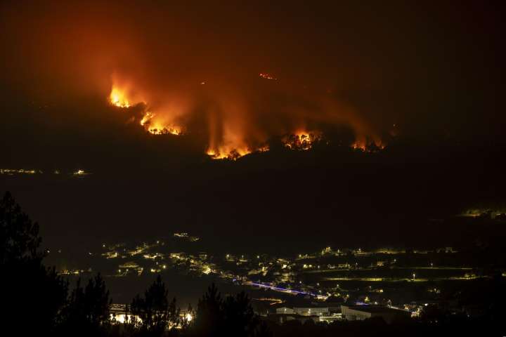 Los incendios forestales en España dejan 4 muertos y decenas de heridos