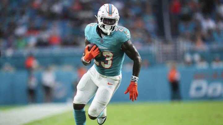 Dolphins to sign RB Jeff Wilson to their practice squad