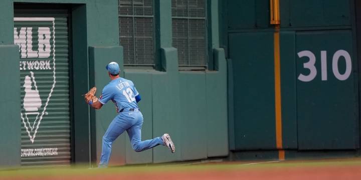 Crochet, Story lead Red Sox to 7th straight win over Royals