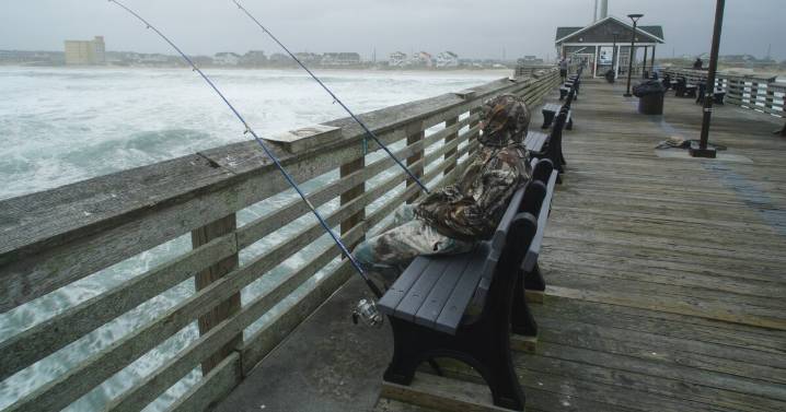 Hurricane Erin brings flooding to parts of Outer Banks as it pivots from East Coast