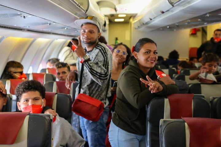 Retornan a suelo patrio 313 nuevos connacionales desde México