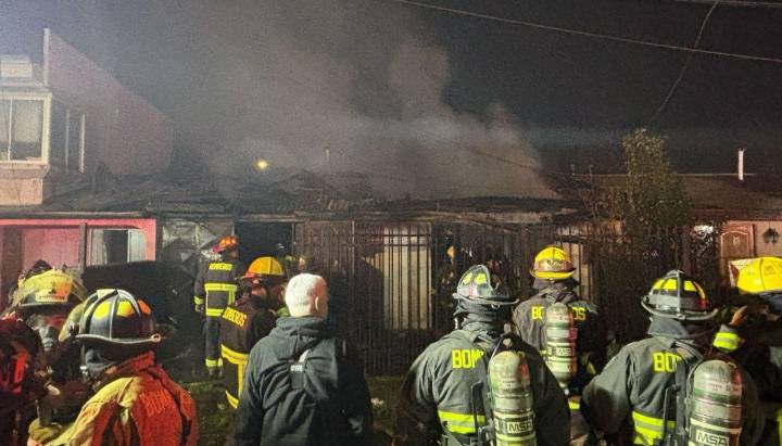 Fatal incendio en Talca: confirman que madre y sus tres hijos fallecieron en la emergencia
