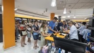 Volveremos vuelta al cole empieza con filas en las librerías de Zaragoza