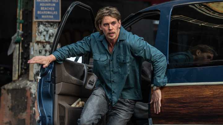 Caught Stealing Has Captured Critics’ Attention, With One Performance Really Driving The ‘Scuzzy Misfit’ Of A Crime Caper