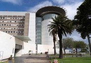 La ola de calor se ceba con la planta de Oncología del HUC: «Con febrícula, sudando y sin descansar»