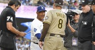 Dodgers snap Padres' win streak, tie for first in NL West