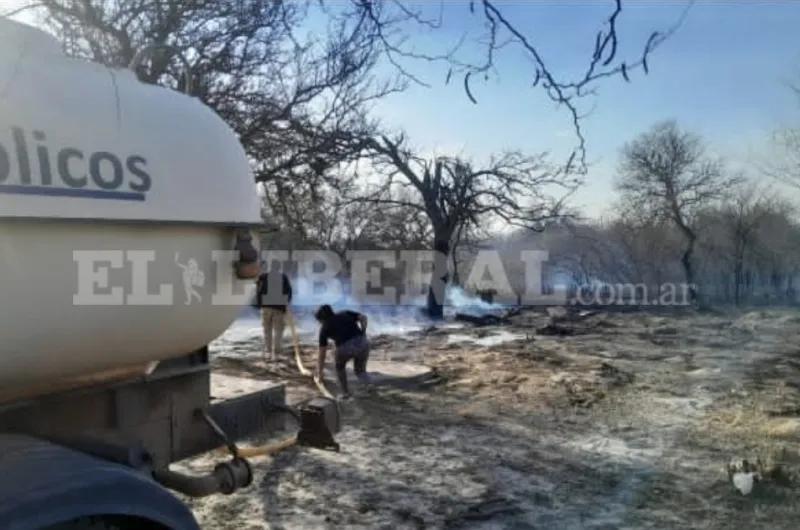 Las Termas: Bomberos trabajan en incendios en las inmediaciones del Automóvil Club Argentino