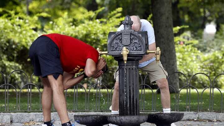 El calor pone en aviso a casi toda España: 30 provincias se encuentran en nivel naranja y Sevilla en rojo