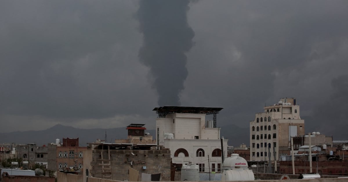 Muere Ahmed al-Rahawi, primer ministro hutí, tras ataques israelíes a Saná, Yemen