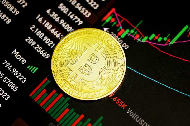 Altcoins se disparan: Ripple y Chainlink lideran el repunte con nuevos anuncios